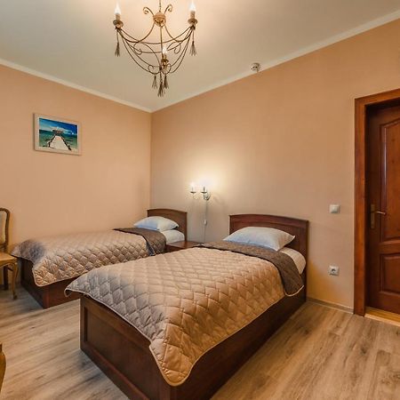 Готель «Вишневий Сад» Mukatjevo Eksteriør billede