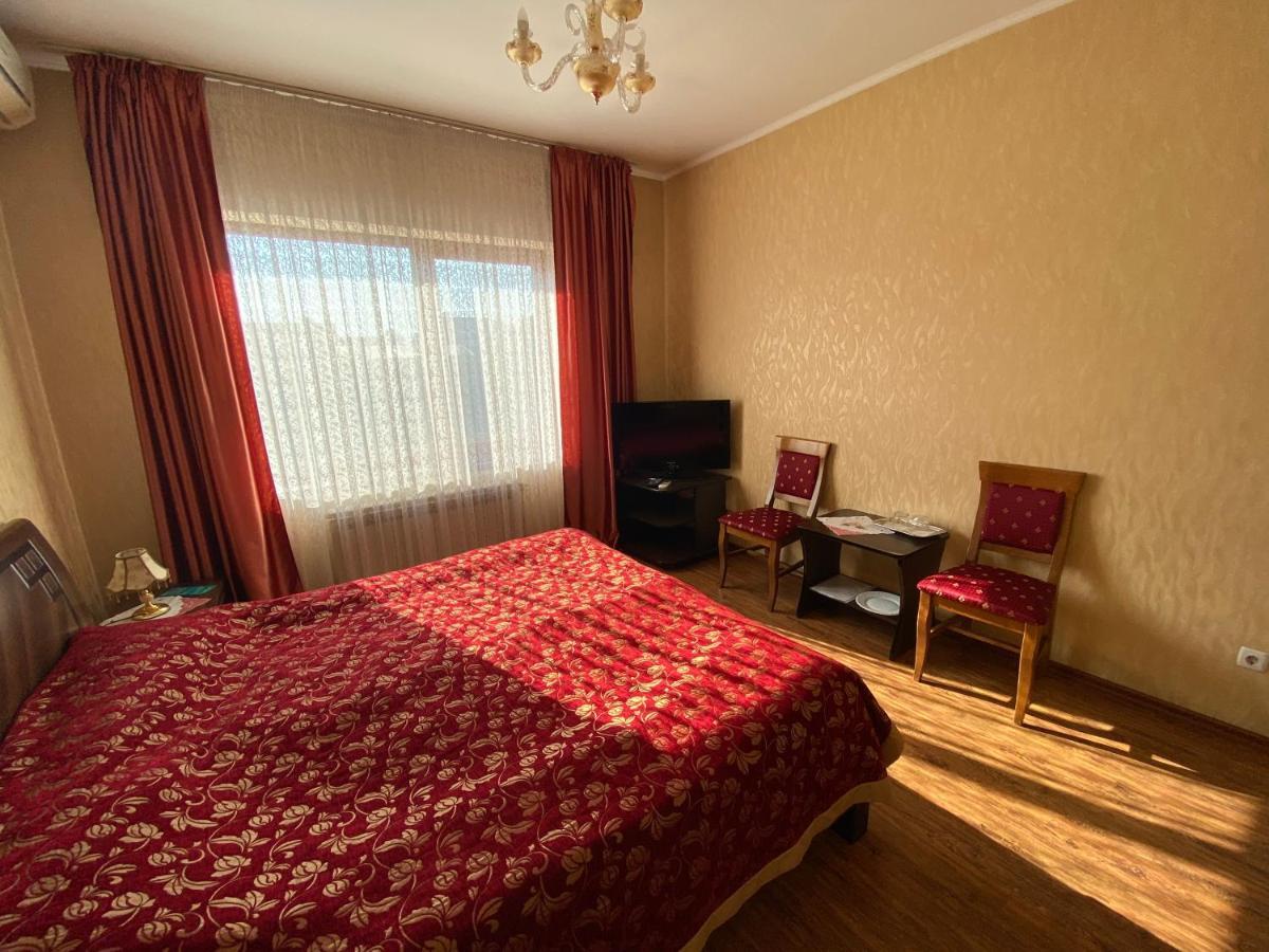 Готель «Вишневий Сад» Mukatjevo Eksteriør billede
