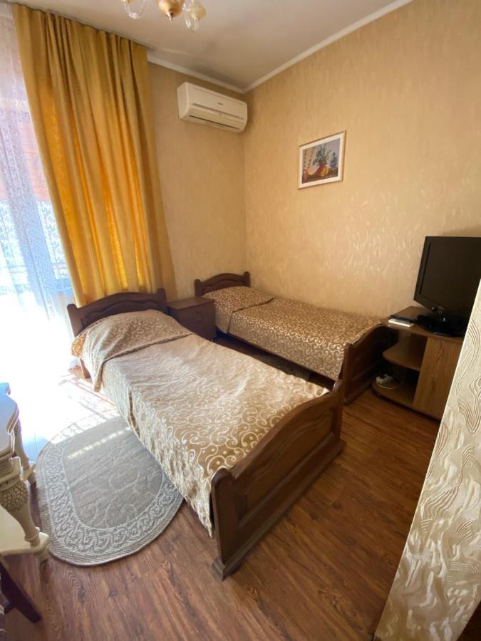 Готель «Вишневий Сад» Mukatjevo Eksteriør billede