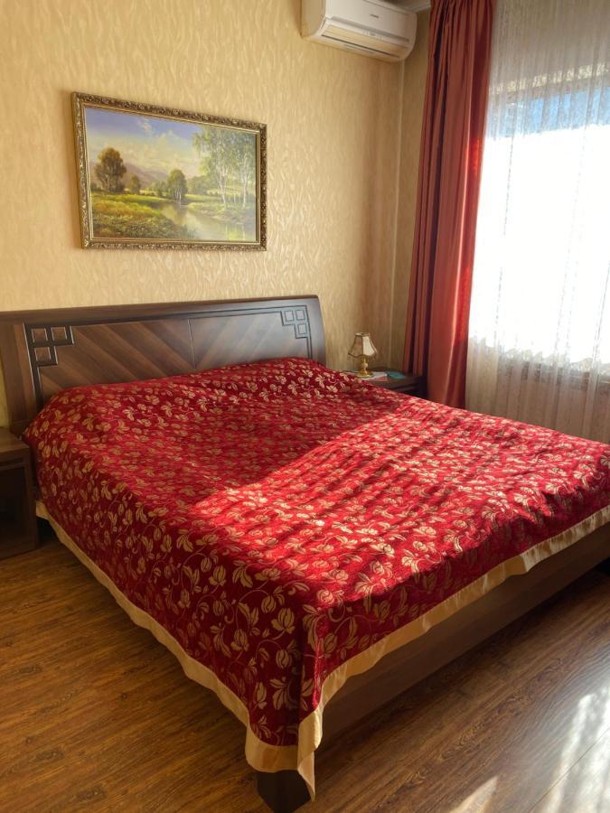 Готель «Вишневий Сад» Mukatjevo Eksteriør billede