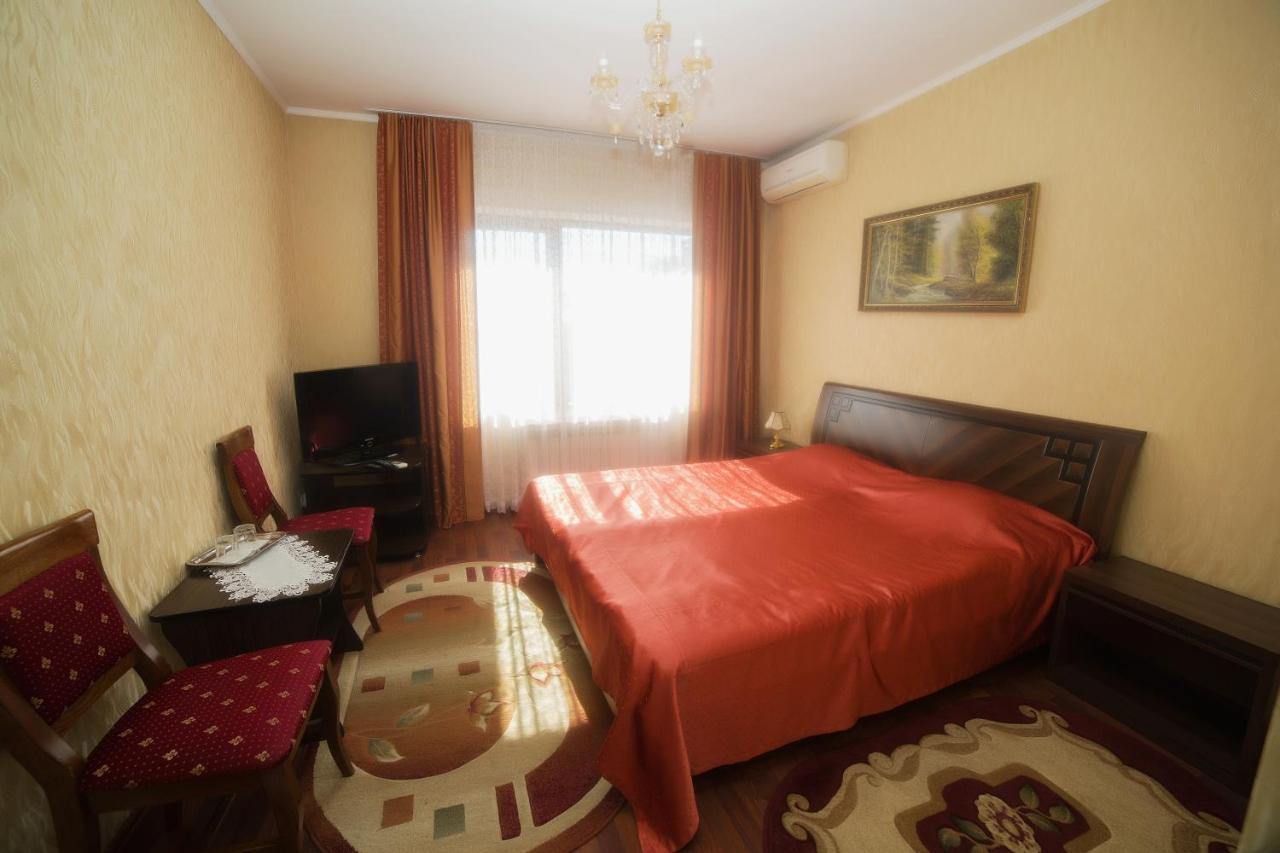 Готель «Вишневий Сад» Mukatjevo Eksteriør billede