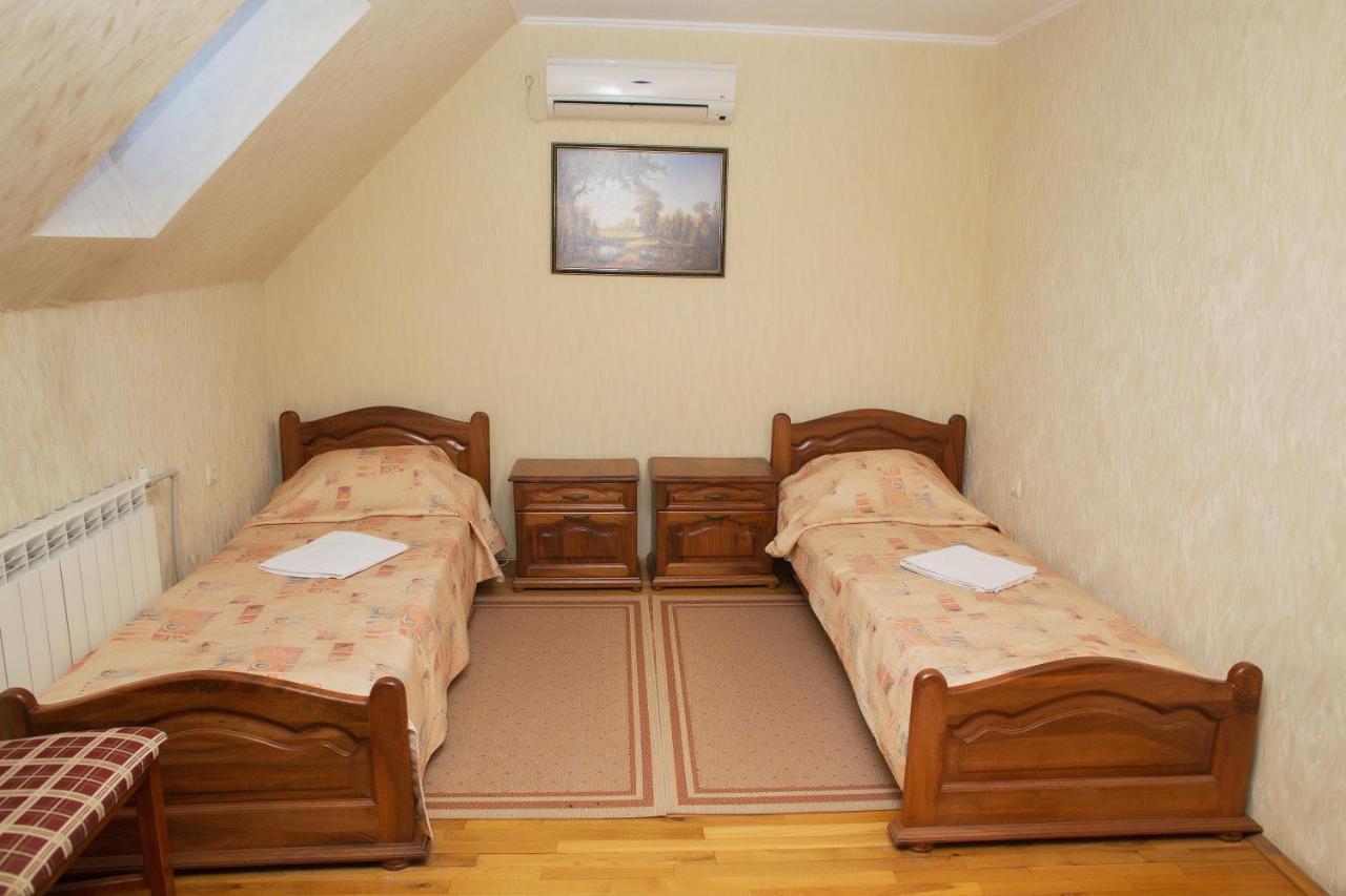 Готель «Вишневий Сад» Mukatjevo Eksteriør billede