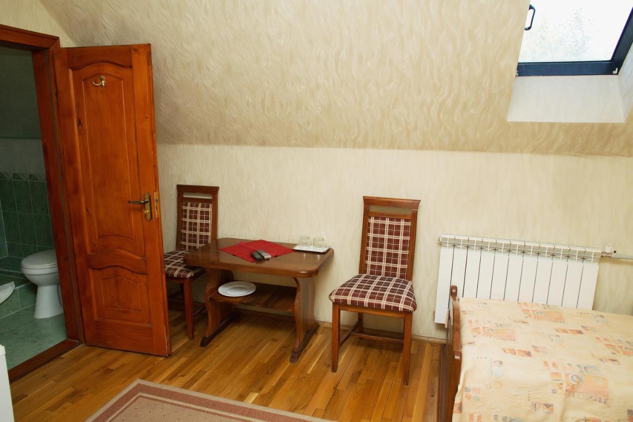 Готель «Вишневий Сад» Mukatjevo Eksteriør billede