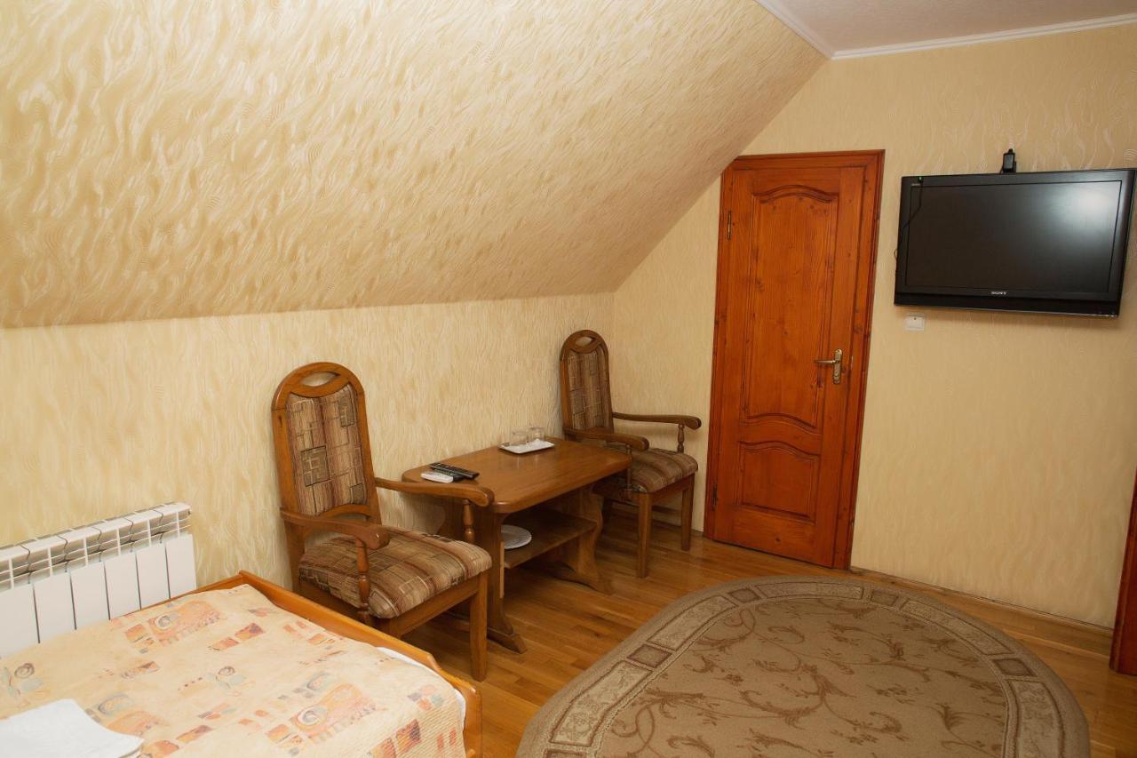 Готель «Вишневий Сад» Mukatjevo Eksteriør billede